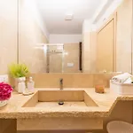 Coco Sunshine Apartment