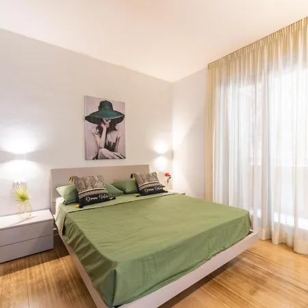 Coco Sunshine Apartment